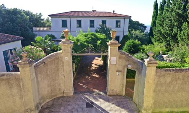 Room In Villa -Livorno - Montenero Eksteriør bilde