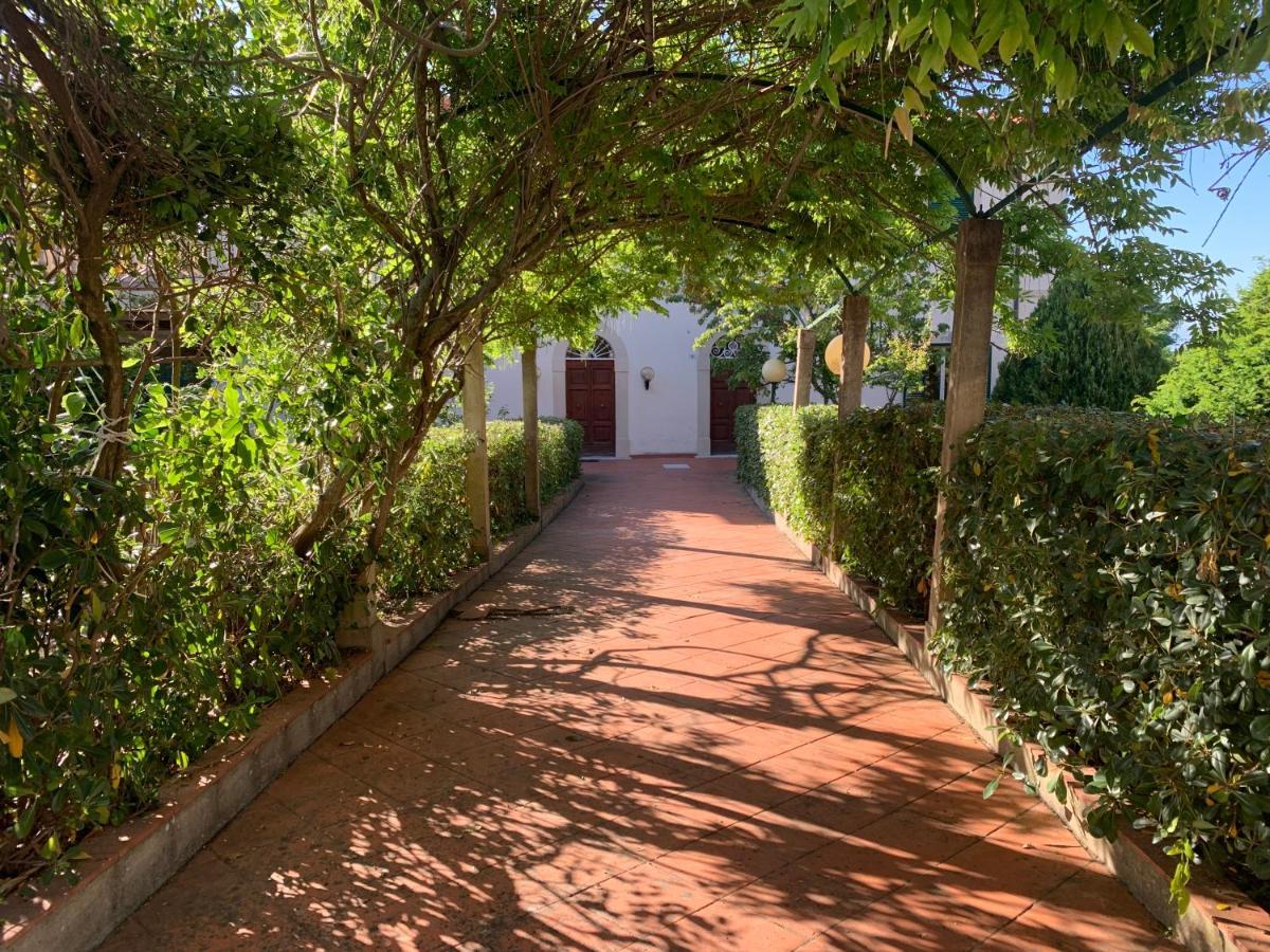 Room In Villa -Livorno - Montenero Eksteriør bilde